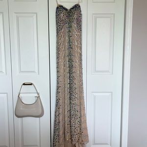 Vienna Prom dress rhinestone beaded size 6 worn once in great condition